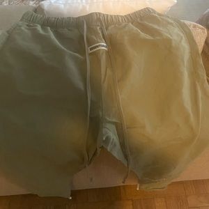Men Essential Olive Nylon Pants